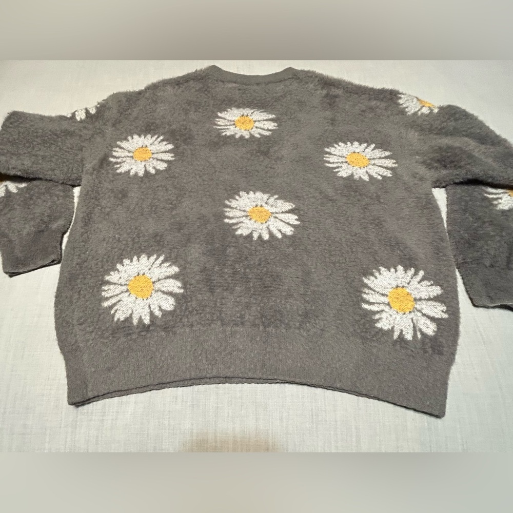 Simply Southern Gray Sweater with Daisy Pattern - Picture 7 of 8